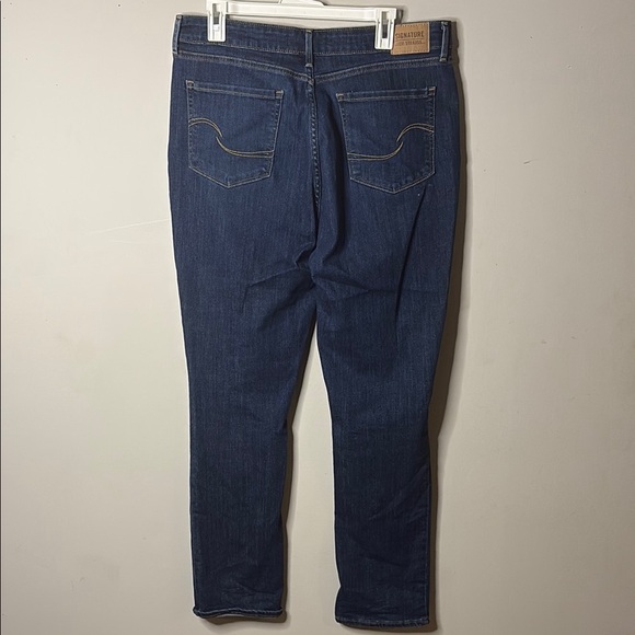 Levi Strauss - Picture 2 of 8